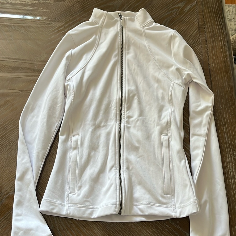 GILLY HICKS WHITE ACTIVEWEAR JACKET
